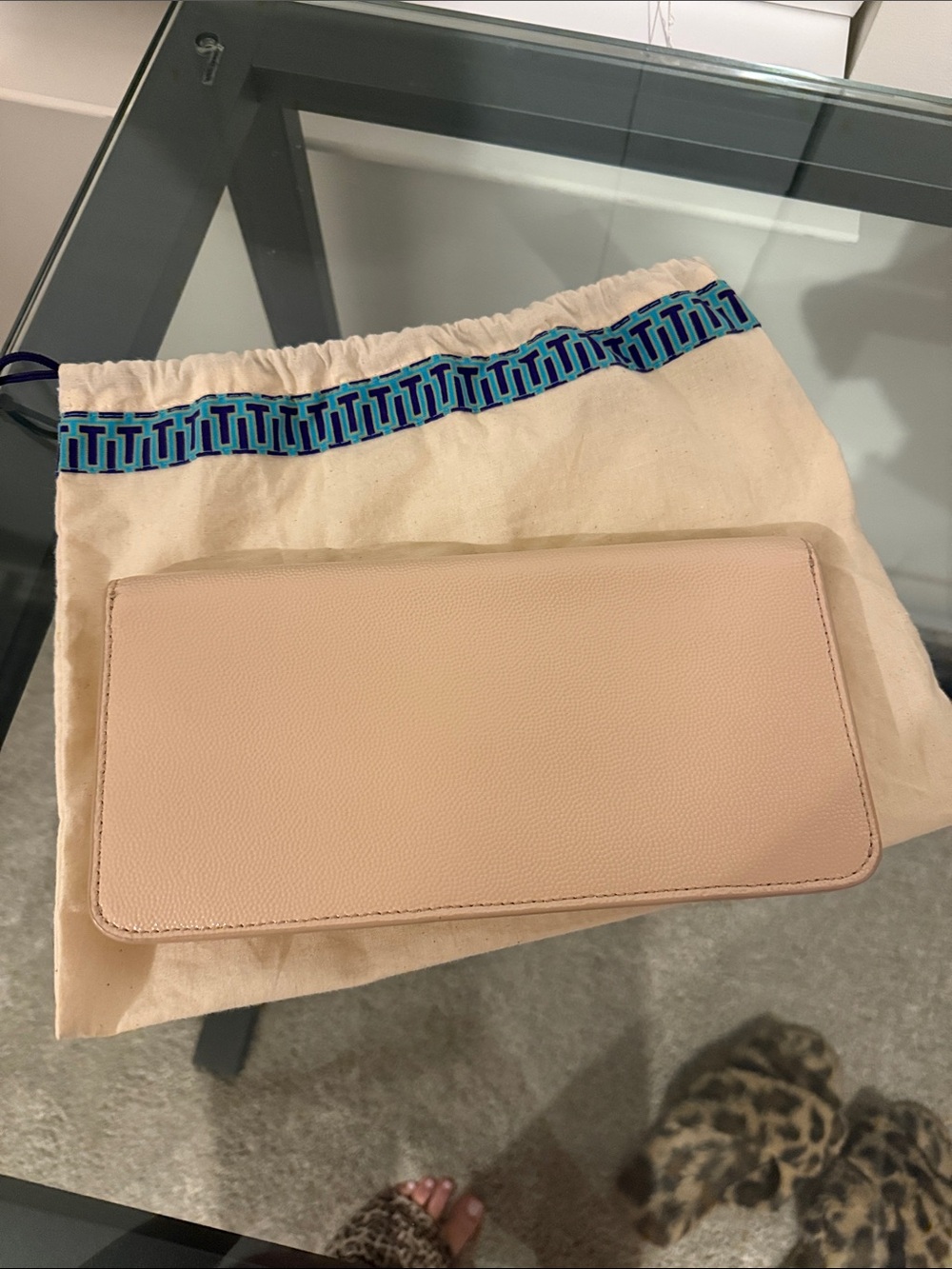 Tory Burch Blush Pink Leather Envelope Clutch with Gold Logo Hardware - Picture 2 of 4